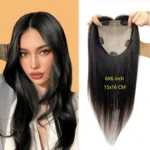 Vue rapprochée d'un complément capillaire châtain foncé soyeux