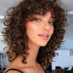 Perruque naturelle bouclée Leyla élégante